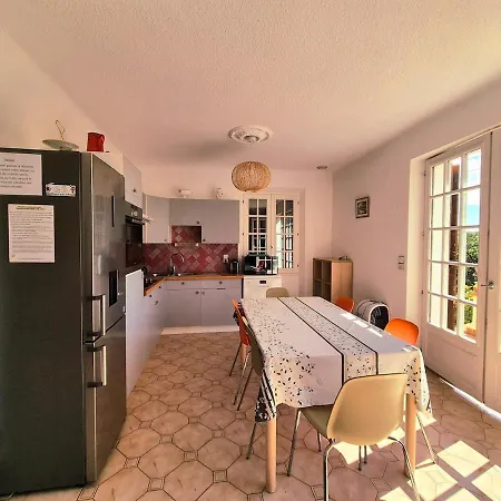 Holiday home Maison Familliale, Vaste Jardin Proche Et Centre *