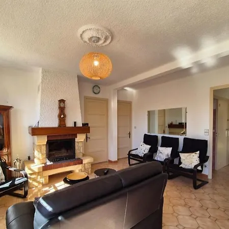 בית נופש Maison Familliale, Vaste Jardin Proche Et Centre בנדול