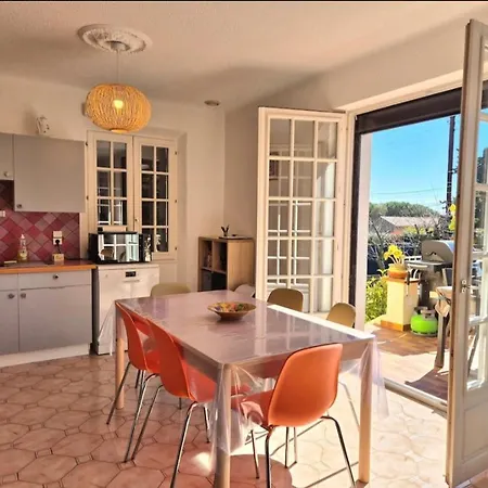 Maison Familliale, Vaste Jardin Proche Et Centre בית נופש בנדול